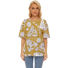 Vector-seamless-pizza-slice-pattern-hand-drawn-pizza-illustration-great-pizzeria-menu-background - Oversized Basic Tee