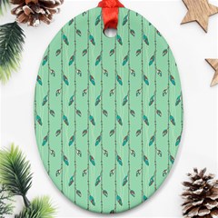 Seamless Lines And Feathers Pattern Ornament (oval) 