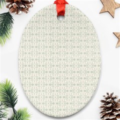 Vintage Floral Ornament Pattern Ornament (oval) 