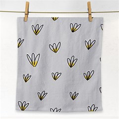 Pattern Leaves Daisies Print Face Towel